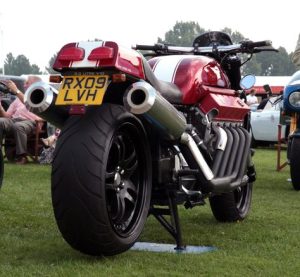 Exploring the Legacy of the Viper Engine Motorcycle插图3