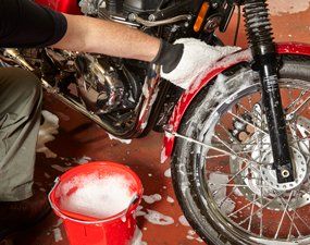 How to Wash a Motorcycle Step by Step插图2