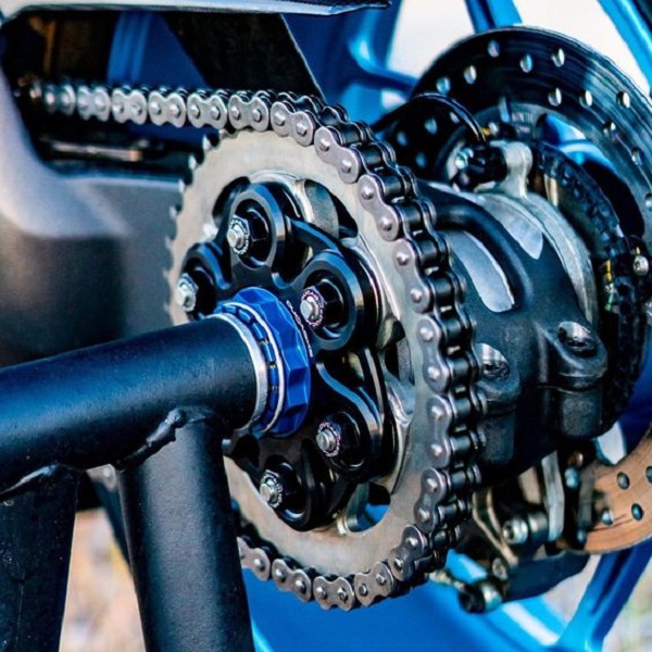 effectively cleaning your motorcycle chain.