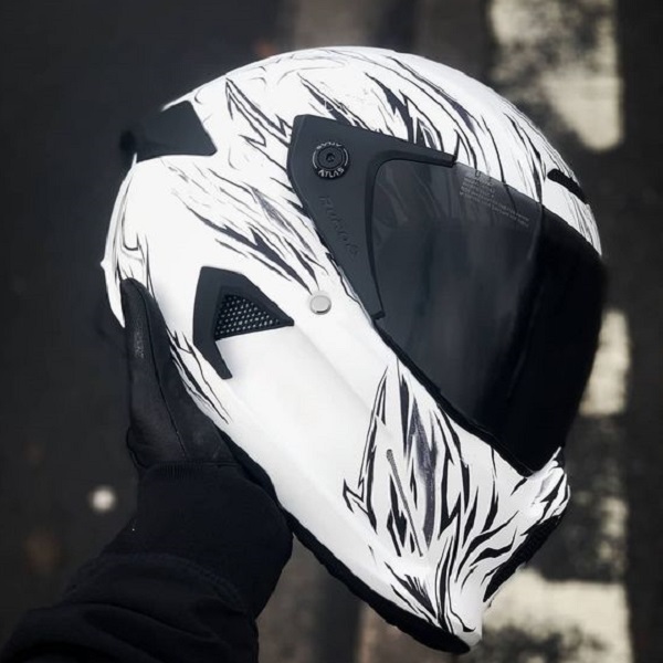 customizing your motorcycle helmet