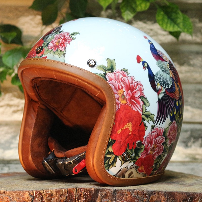 paint motorcycle helmet