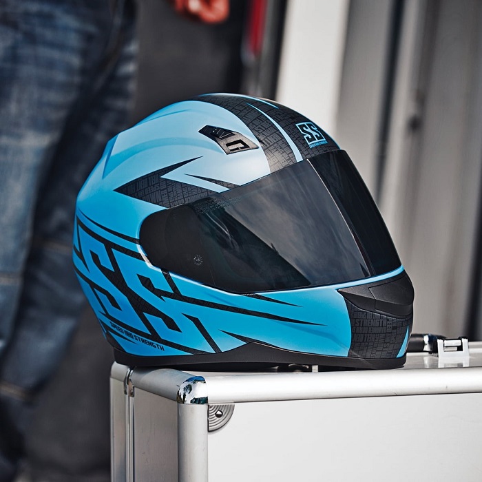 how to buy a motorcycle helmet