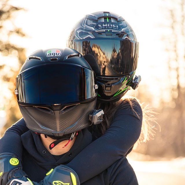 how to carry a motorcycle helmet