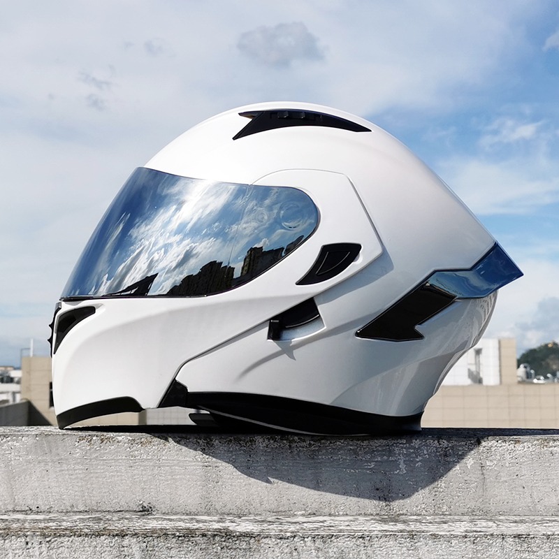 what is a good motorcycle helmet