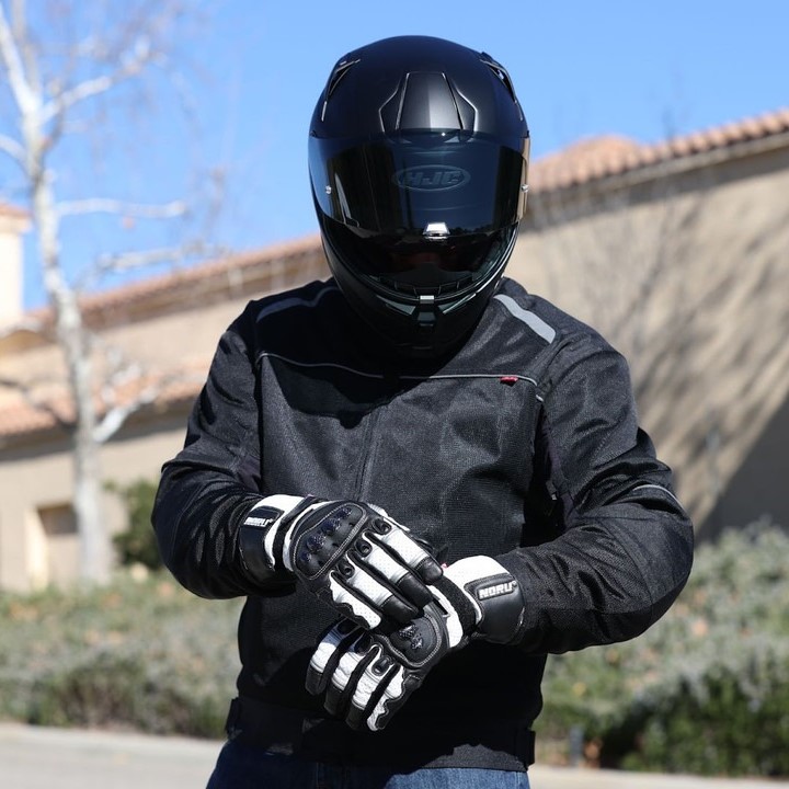 states that require motorcycle helmets